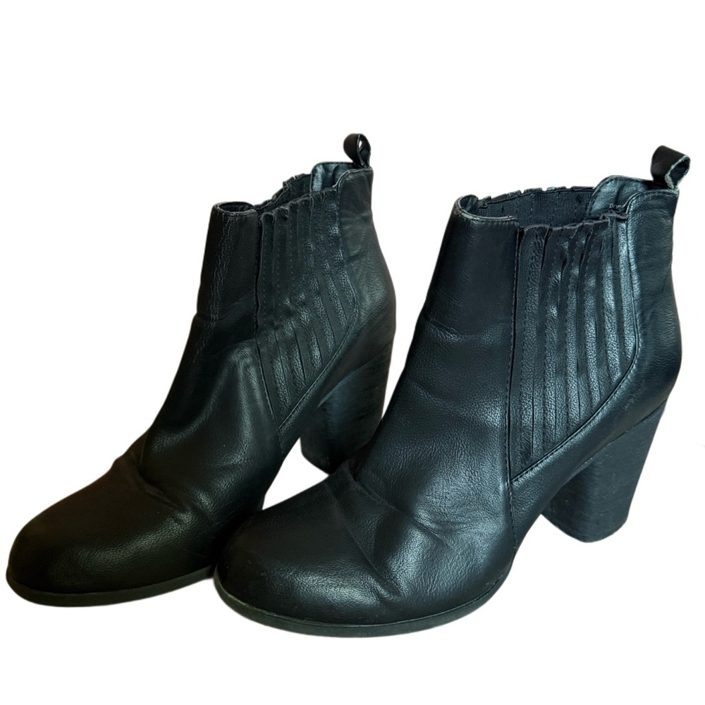 Madden Girl Booties 8.5